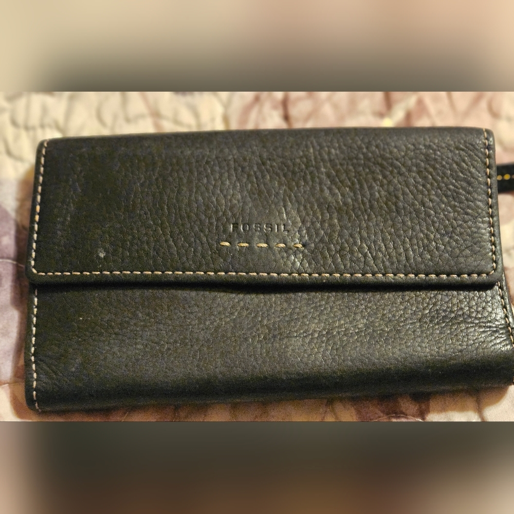 Fossil wallet